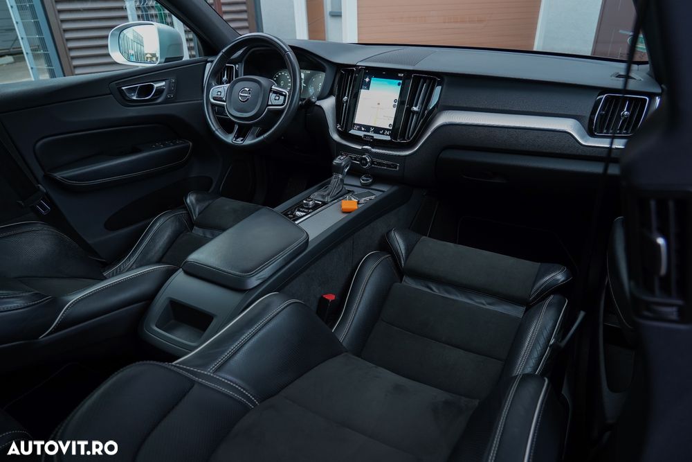 Volvo XC 60 D5 AWD Geartronic RDesign - 10