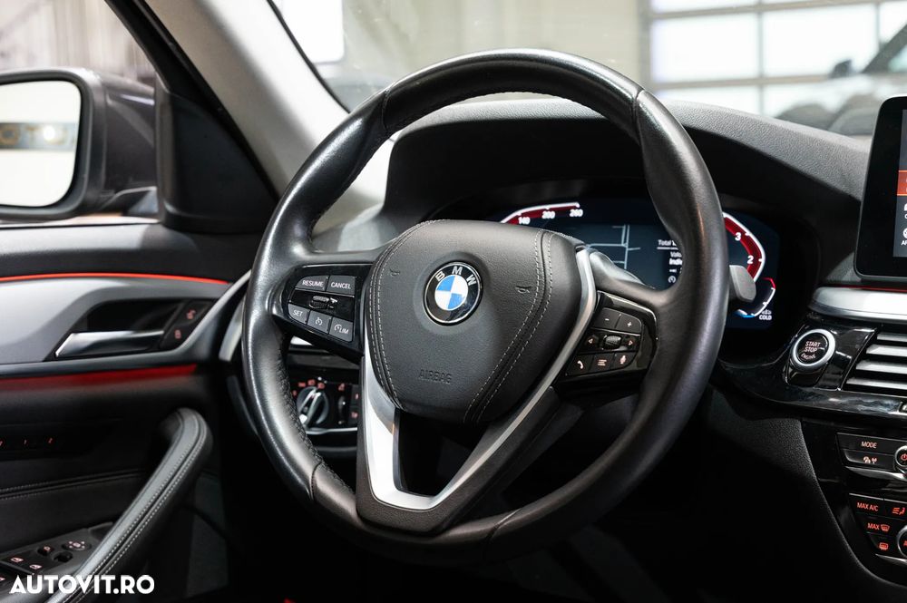BMW Seria 5 520d Aut. Luxury Line - 15