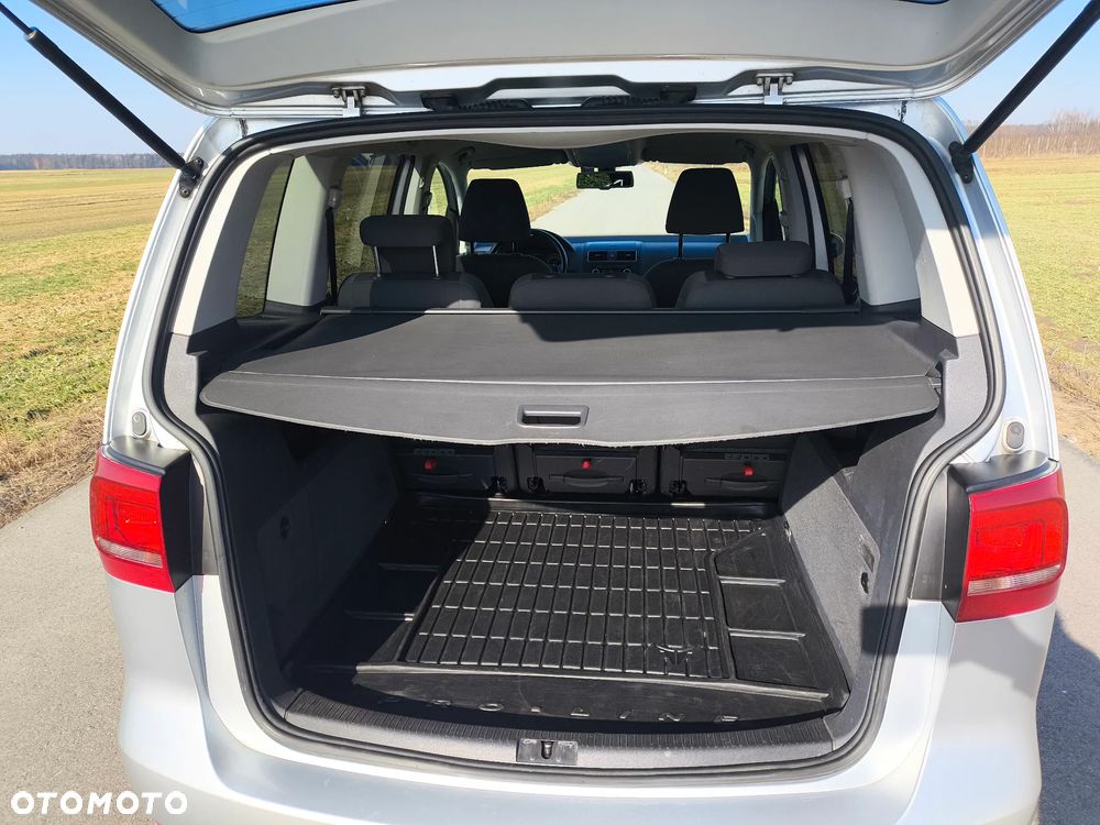 Volkswagen Touran 1.6 TDI DPF BlueMotion Technology DSG STYLE - 10