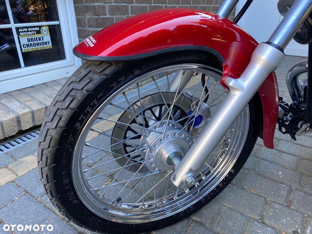 Suzuki Intruder - 10