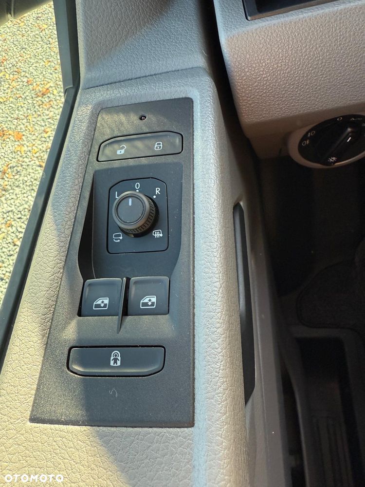 Volkswagen Caravelle 2.0 TDI L1 Trendline DSG - 11