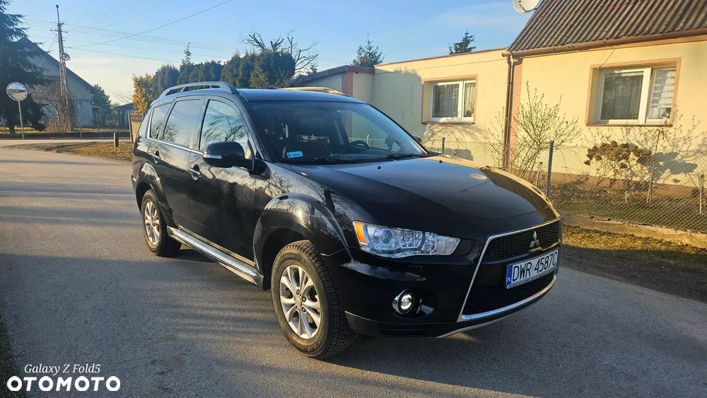 Mitsubishi Outlander - 2