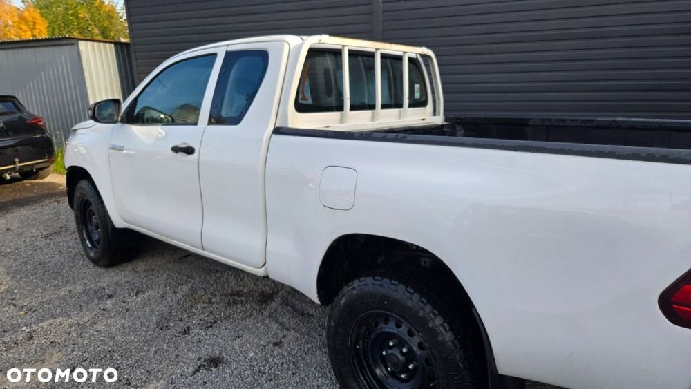 Toyota Hilux - 16