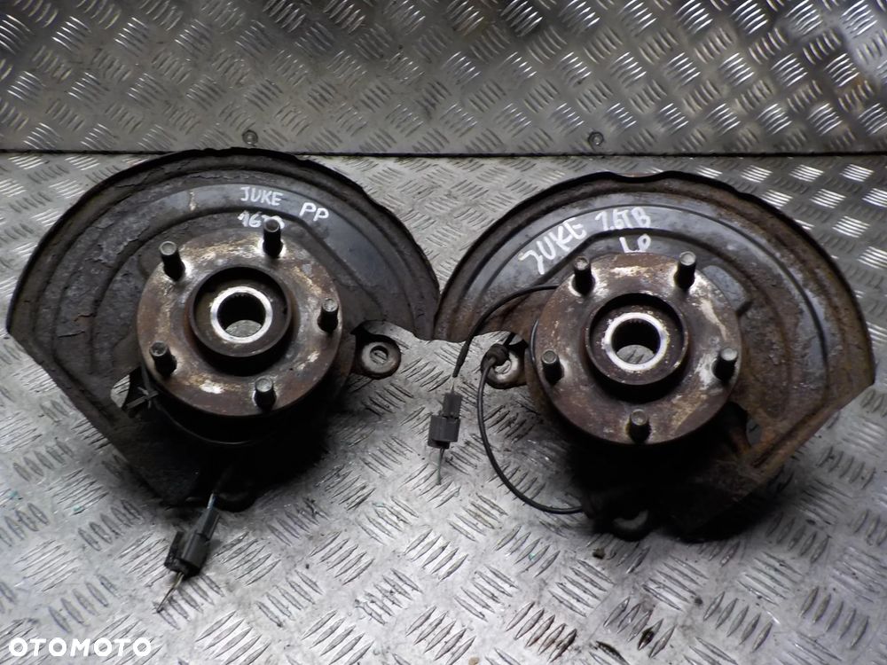 NISSAN JUKE 1.6T 16V ZWROTNICA PRAWA LUB LEWA PRZÓD