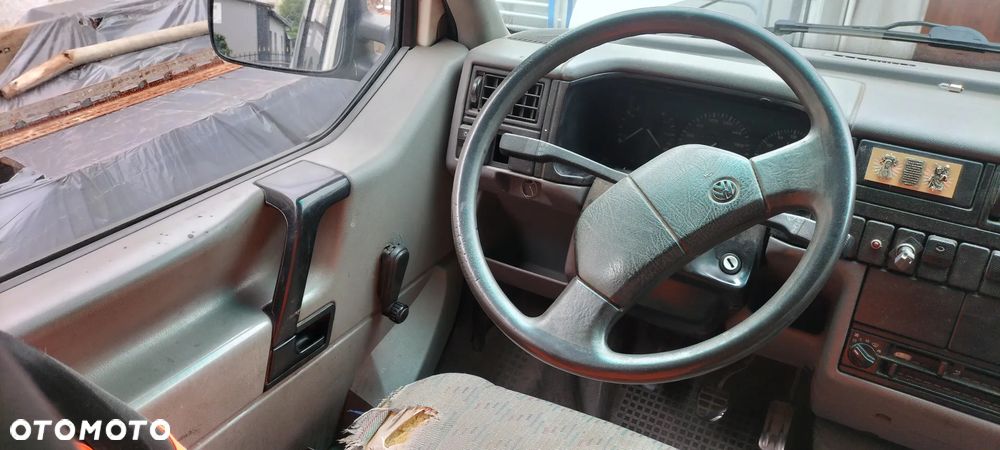 Volkswagen Caravelle - 6