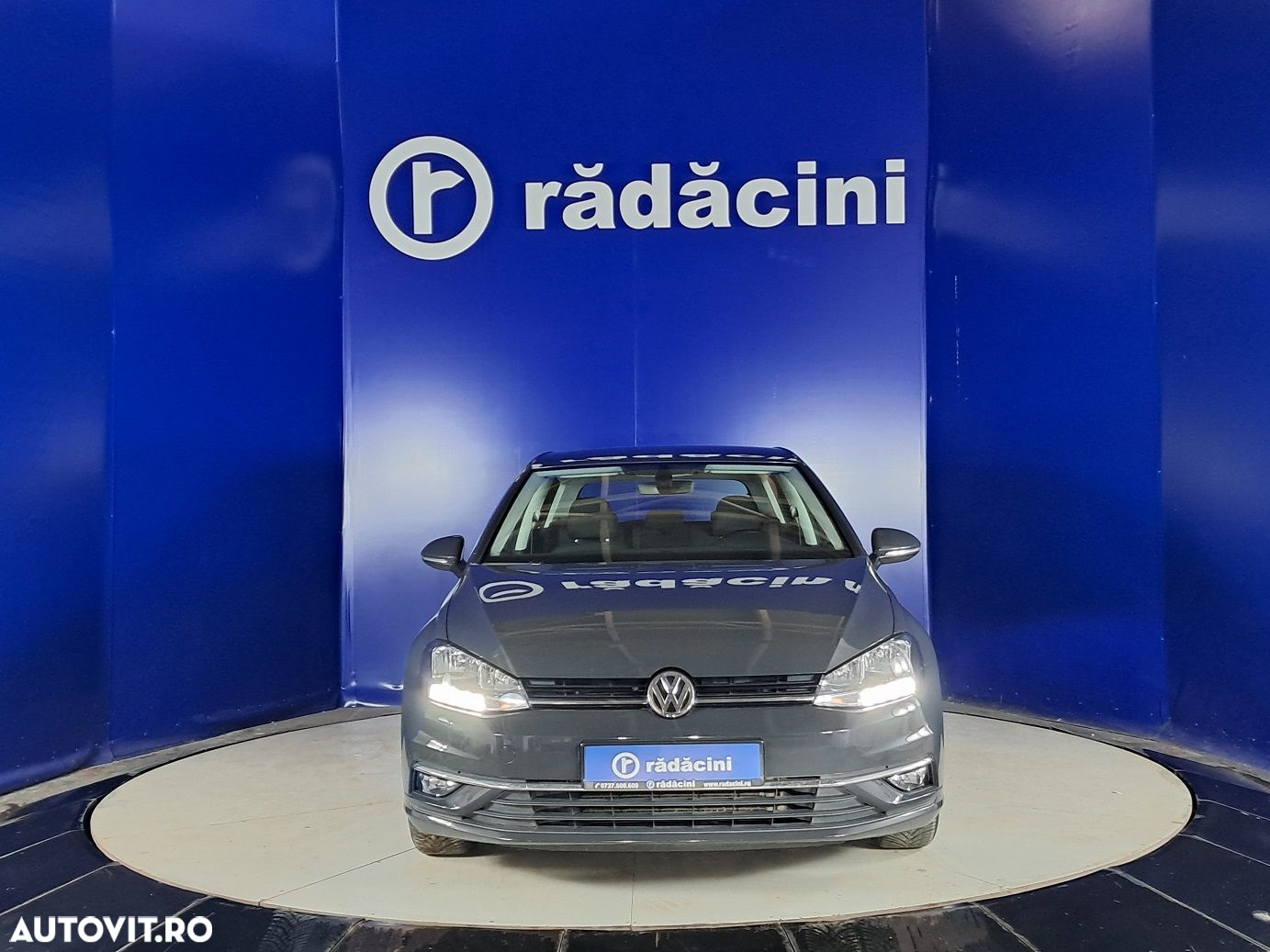 Volkswagen Golf - 8