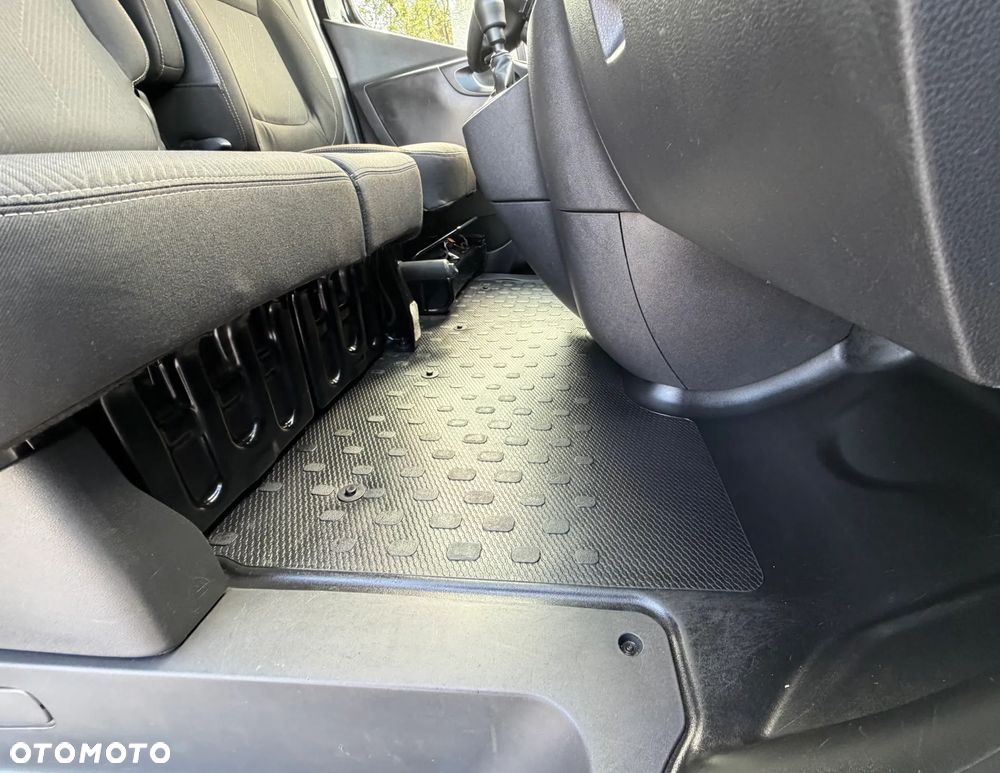 Renault TRAFIC VAN EXTRA L2H1, MAXI LONG, MOCNY SILNIK Euro 6 CI, 2.0 DCI 120KM, ROZRZĄD NA ŁAŃCUCHU, REFLEKTORY LED PURE VISION, KOLOR SPEC. CZARNY METALICZNY, DESIGN BUSINESS+ PAKIET FULL LED + PAKIET CHROM, MOBILNE BIURO, Furgon+ PEŁNA ZABUDOWA ŁADOWNI, Duża ładowność: 1168kg, Długa paka 3m, Pojemność 6,7m3 - 28