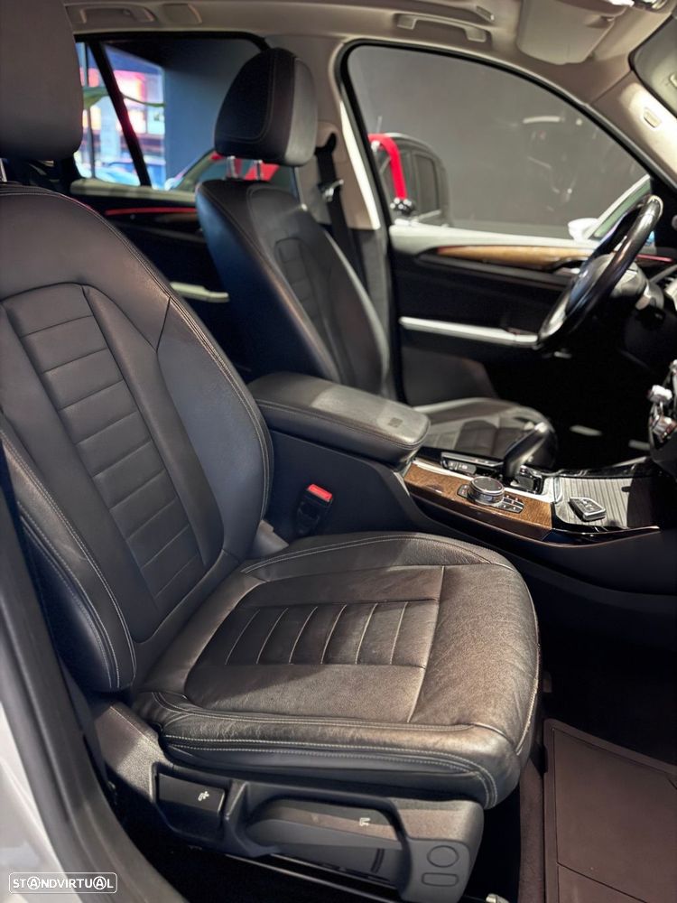 BMW X3 20 d xDrive Line Luxury - 25