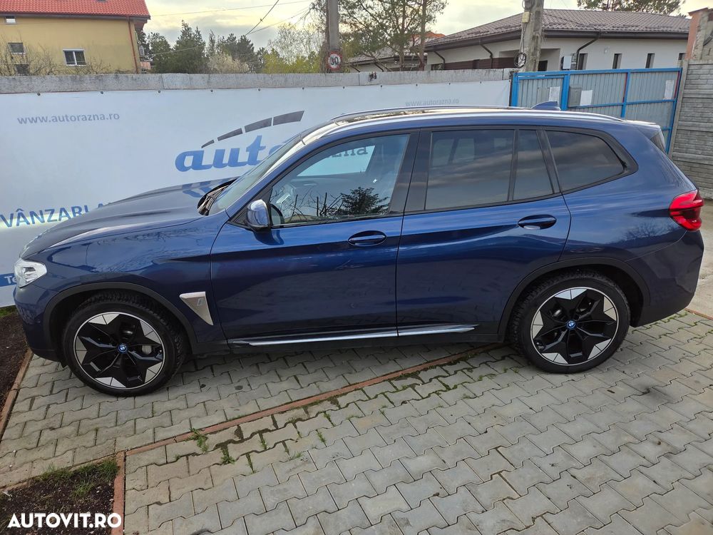 BMW iX3 - 8