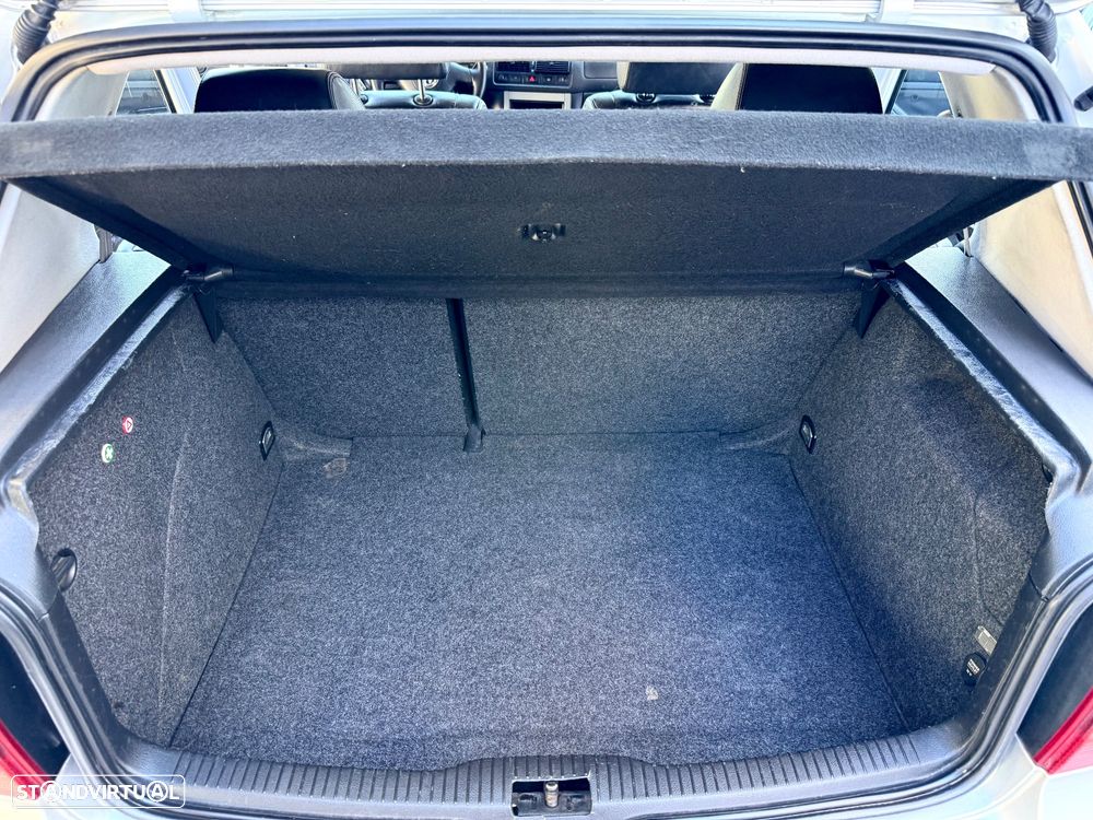 VW Golf 1.9 TDi Highline - 36