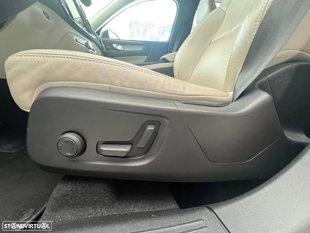Volvo XC 40 1.5 T2 Plus Dark Auto - 10
