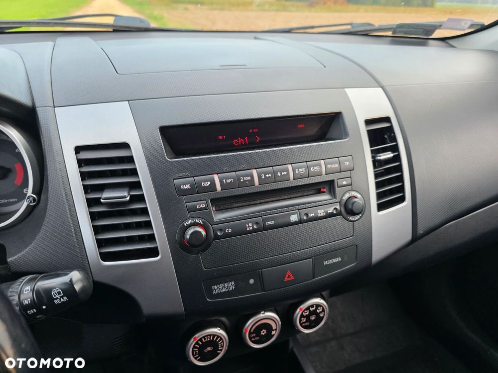 Mitsubishi Outlander - 20