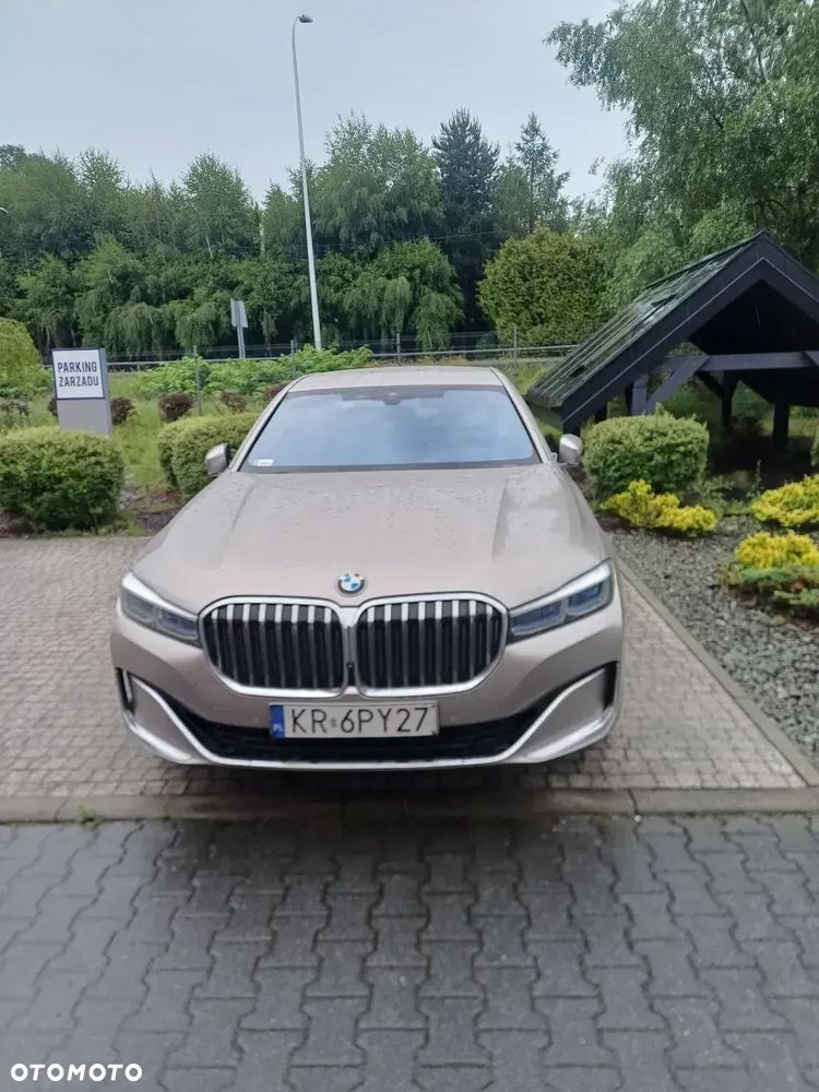 BMW Seria 7 750i xDrive - 1