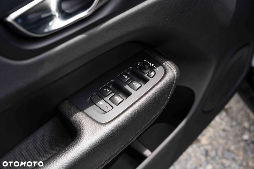 Volvo XC 60 D3 Momentum Pro - 31