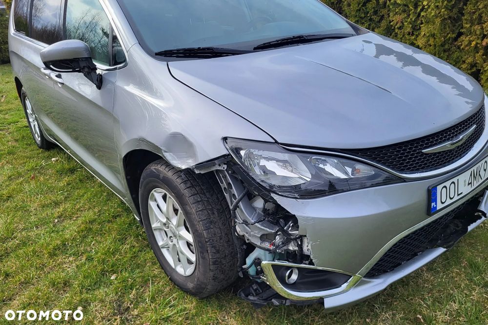 Chrysler Pacifica - 17