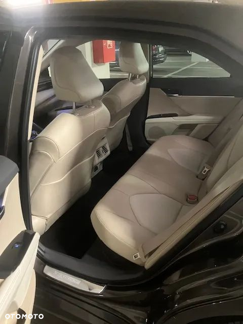 Toyota Camry 2.5 Hybrid Executive CVT - 6
