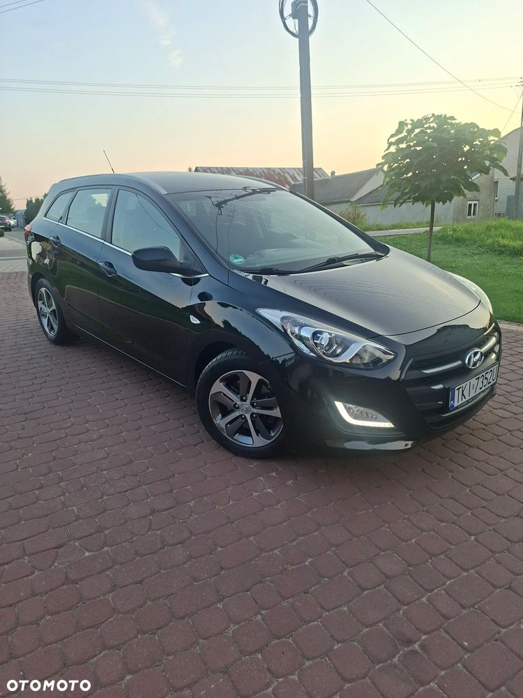 Hyundai i30 blue Kombi 1.6 GDi Trend - 2