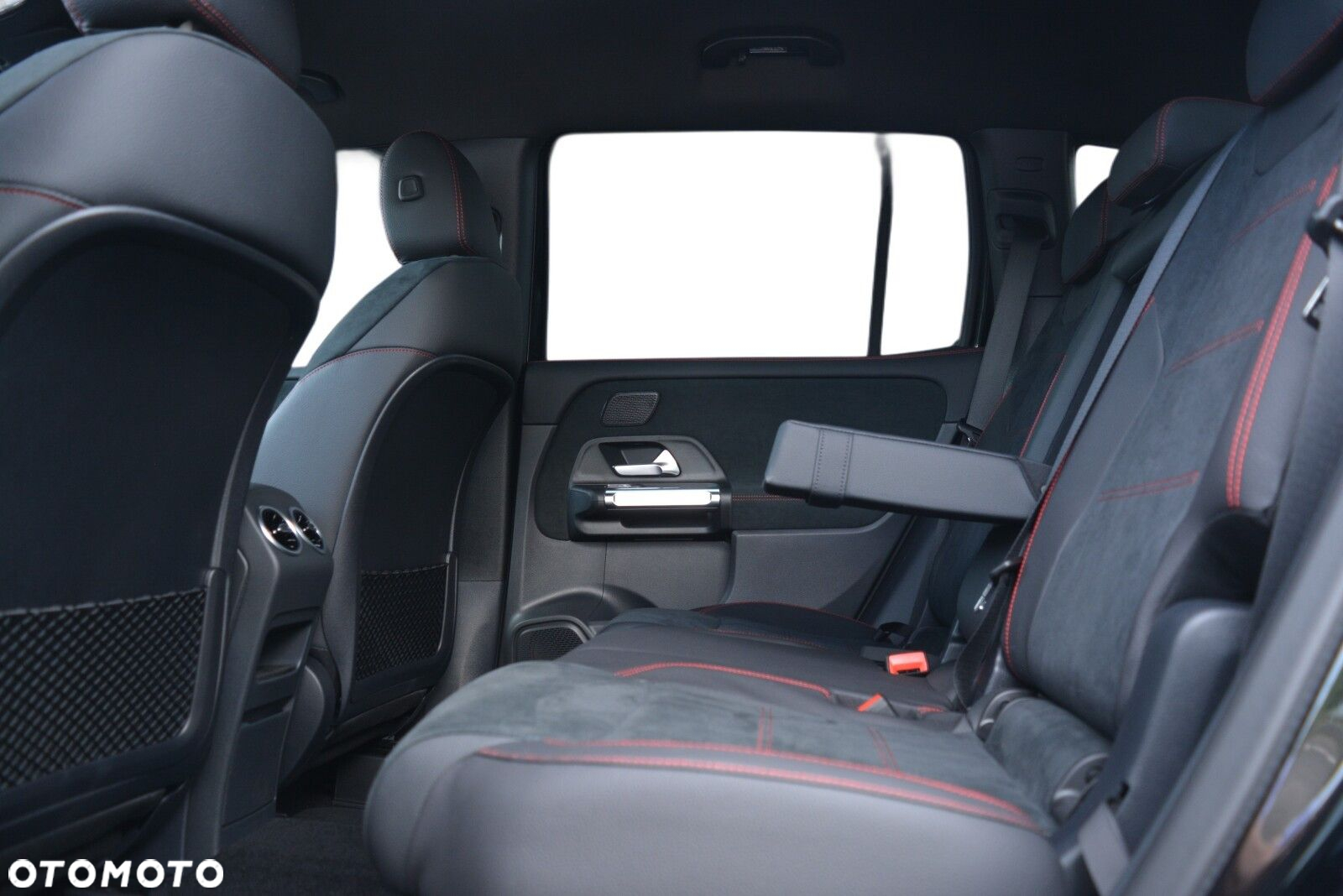 Mercedes-Benz GLB 220 d 4-Matic AMG Line 8G-DCT - 8