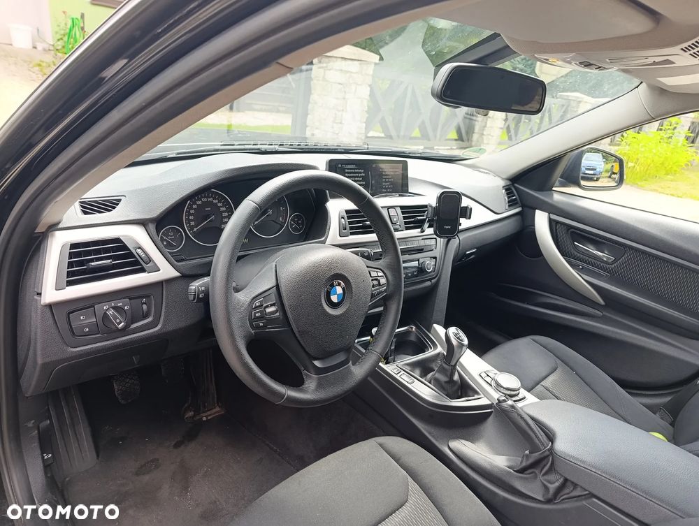 BMW Seria 3 320d - 9