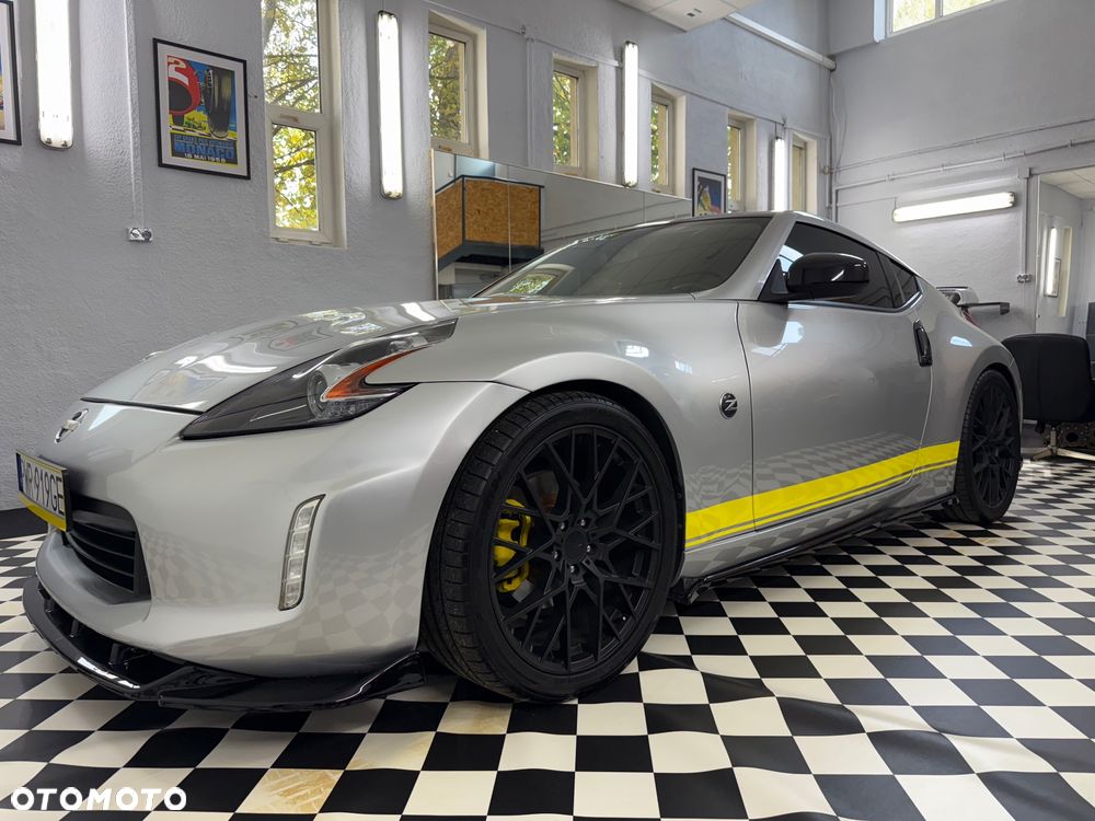 Nissan 370 Z - 9