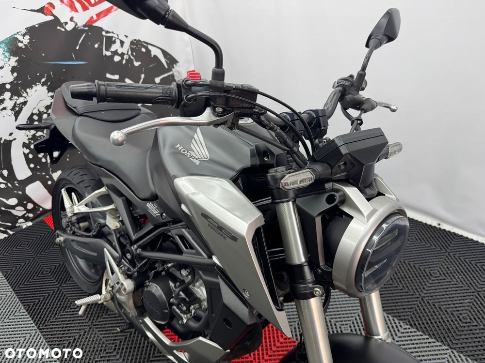 Honda CB - 32