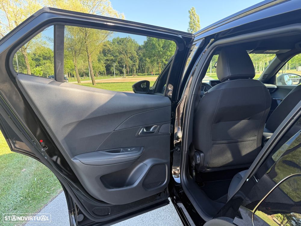 Peugeot e-2008 Allure - 41