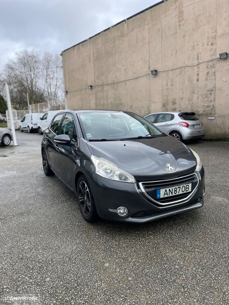 Peugeot 208 1.6 e-HDi Allure - 1