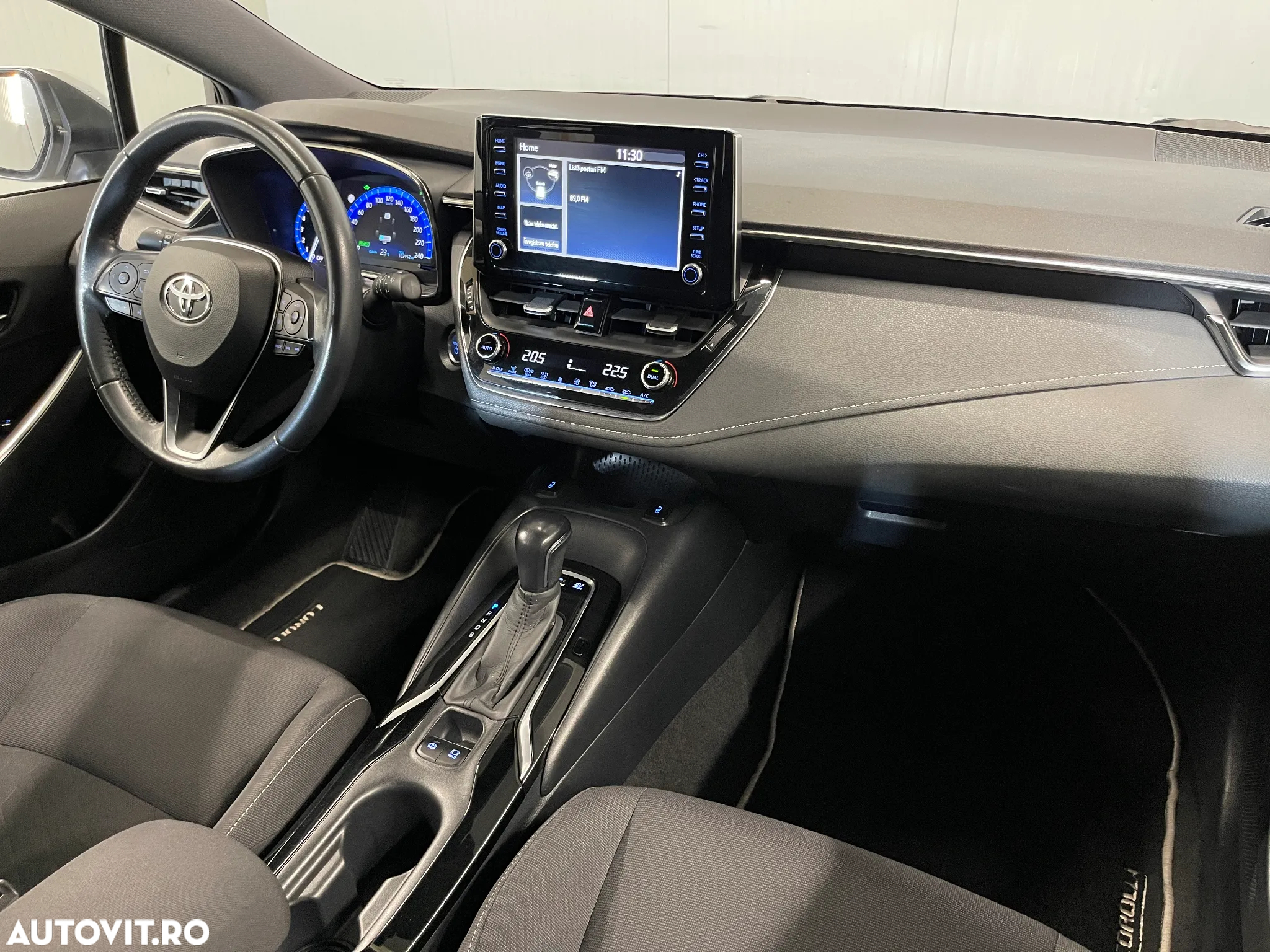 Toyota Corolla 1.8 HSD Dynamic - 8