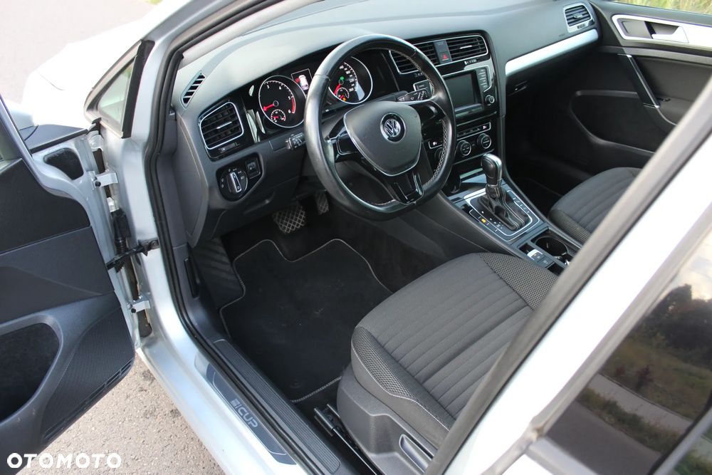 Volkswagen Golf - 12