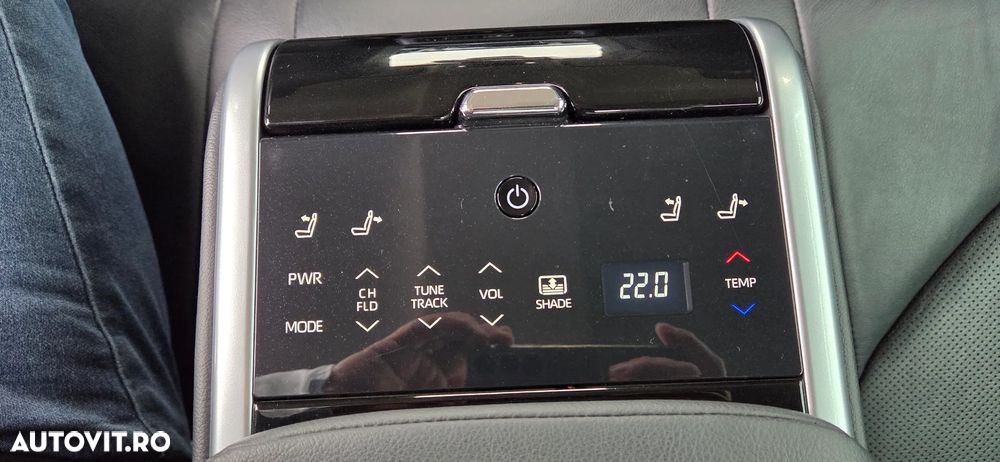 Toyota Camry 2.5 Exclusive - 35