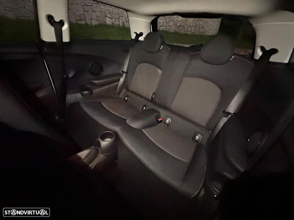 MINI 3 Portas Cooper D - 11