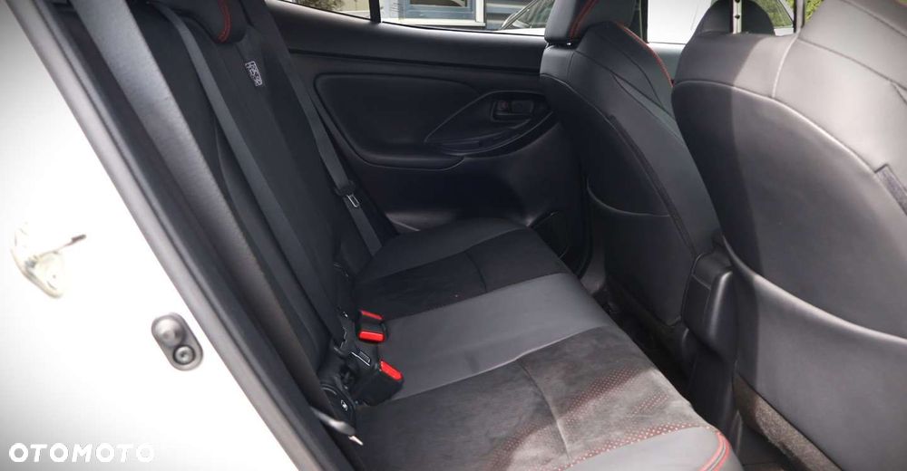 Toyota Yaris Cross - 18