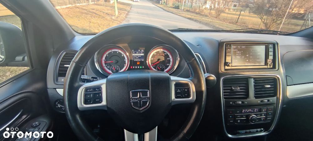 Dodge Grand Caravan - 13