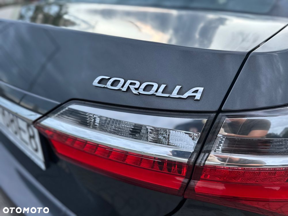 Toyota Corolla 1.6 Classic Plus - 11
