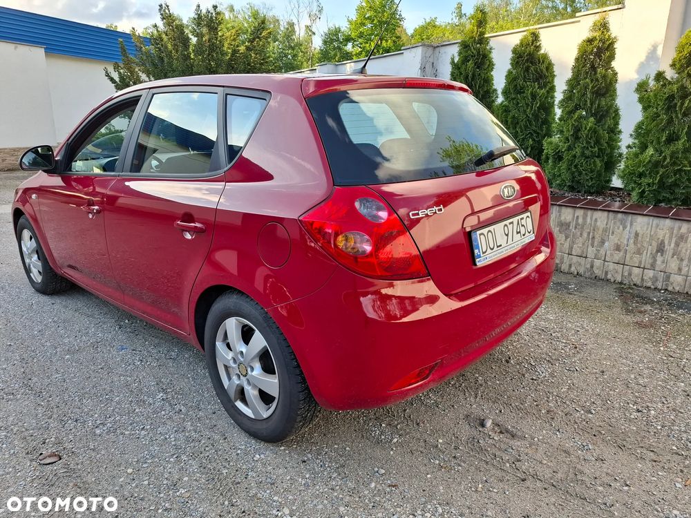 Kia Ceed 1.4 Comfort + - 7
