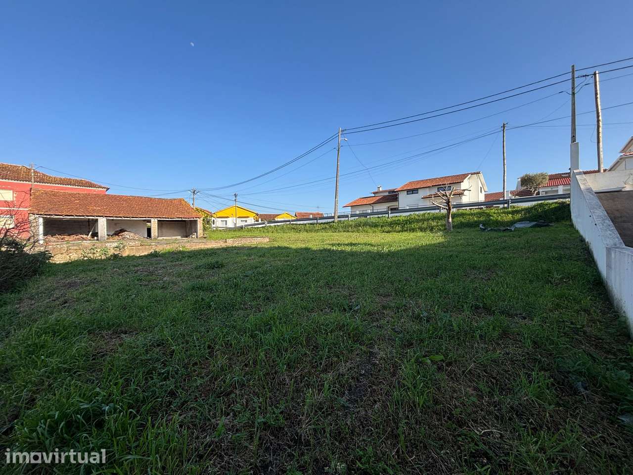Terreno 717 m2 com vista para o campo - Grande imagem: 2/13
