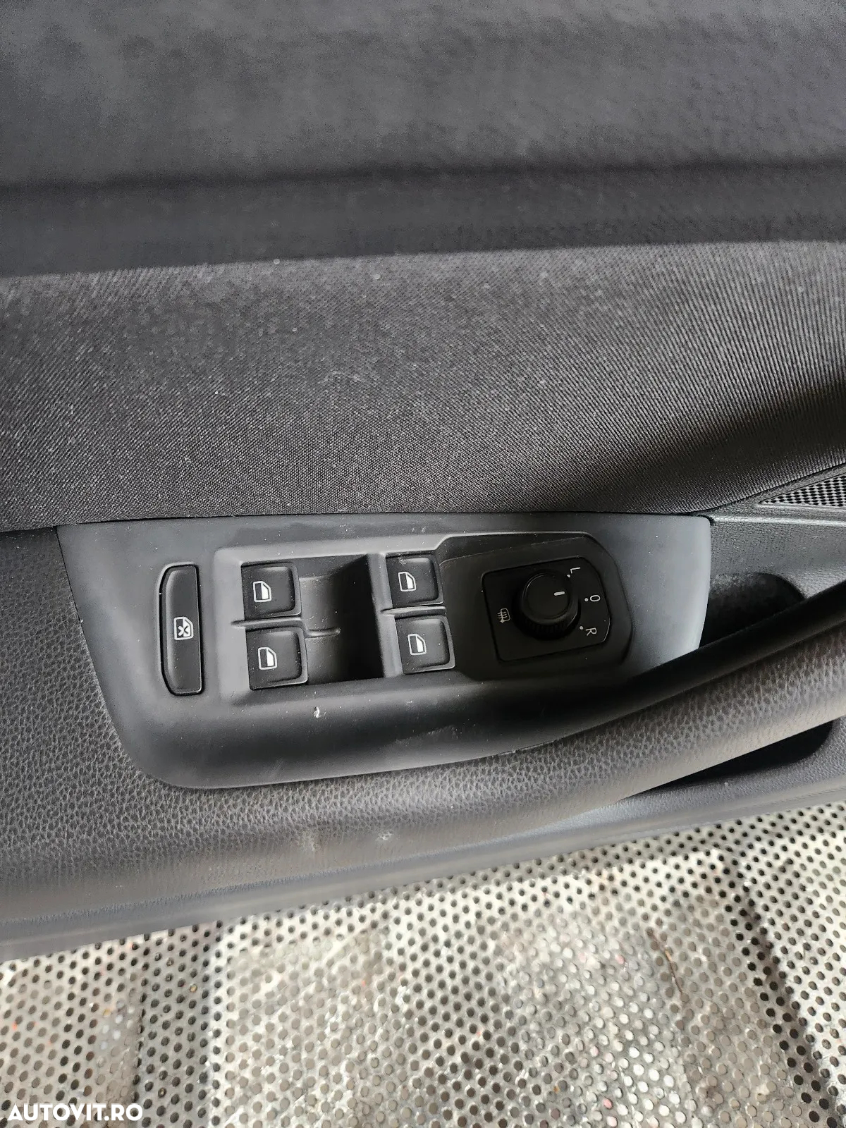 Fata Tapiterie Usa Cu Butoane Geamuri Electrice Stanga Fata Vw Passat B8 - Dezmembrez Arad - 5