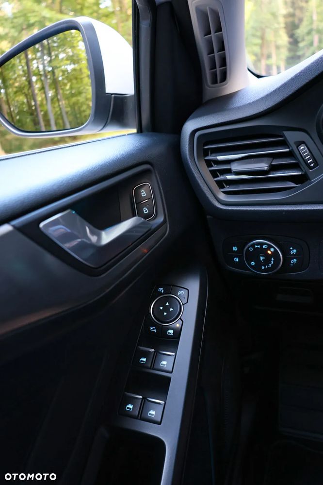 Ford Focus 1.0 EcoBoost Titanium X - 24