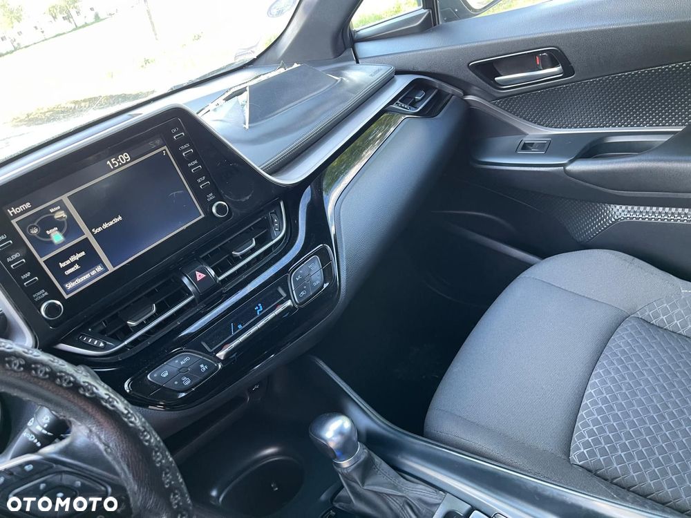 Toyota C-HR 1.8 Hybrid Neon Lime powered by JBL - 16