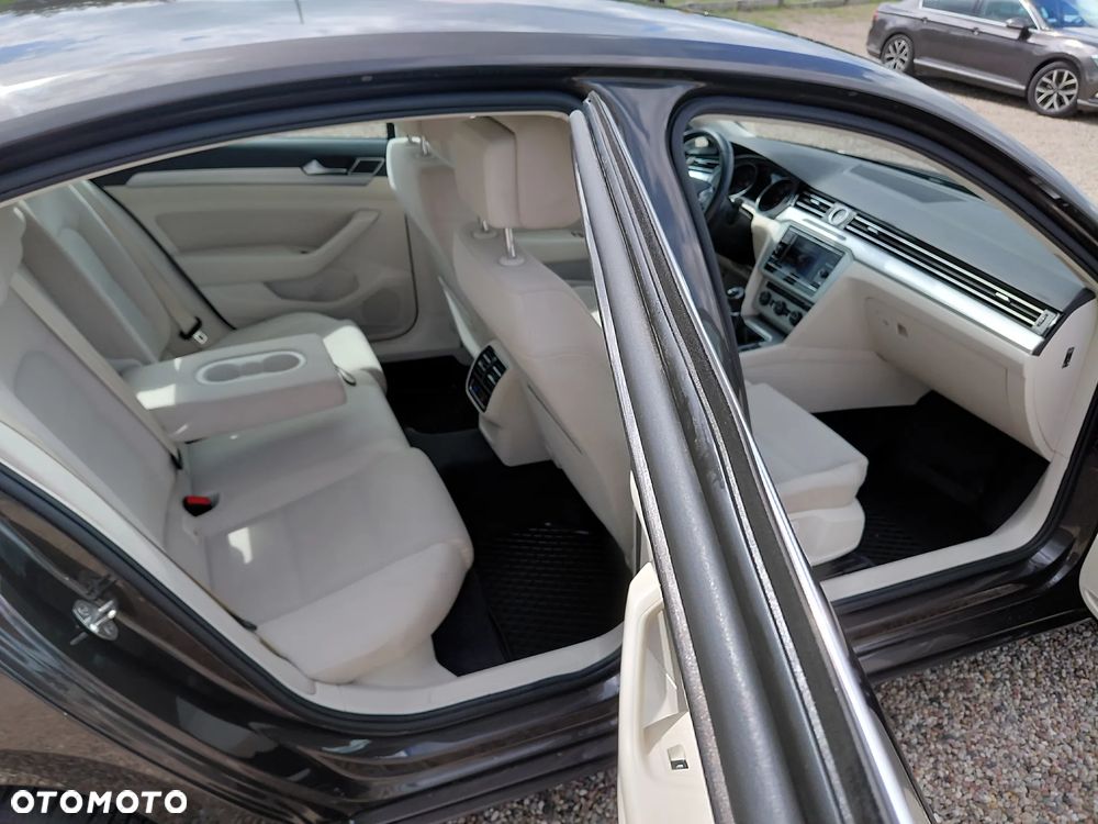 Volkswagen Passat 1.8 TSI BMT Comfortline - 20