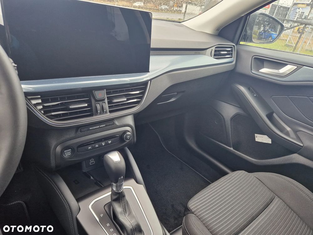 Ford Focus 1.0 EcoBoost mHEV Active X - 11