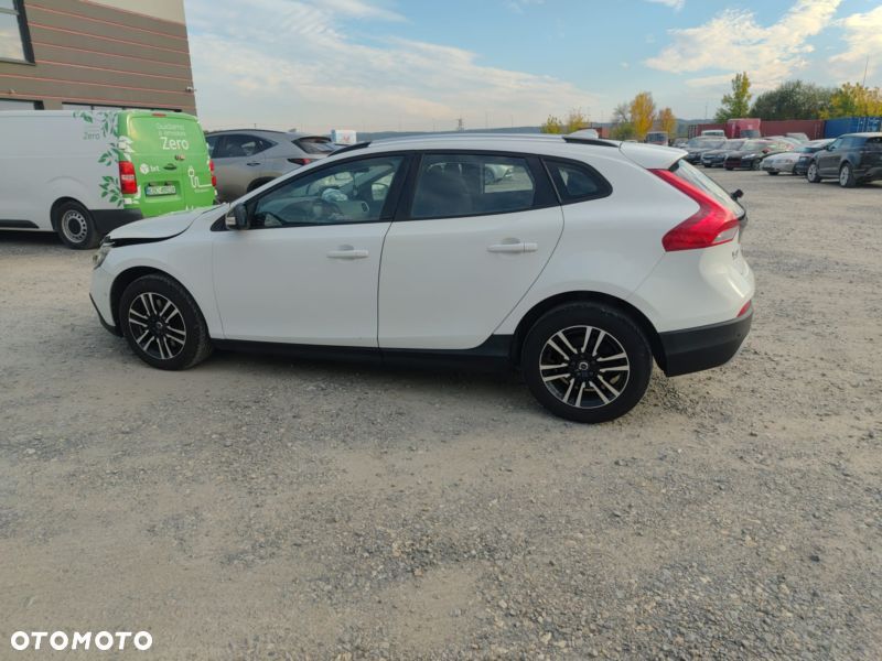 Volvo V40 Cross Country - 18