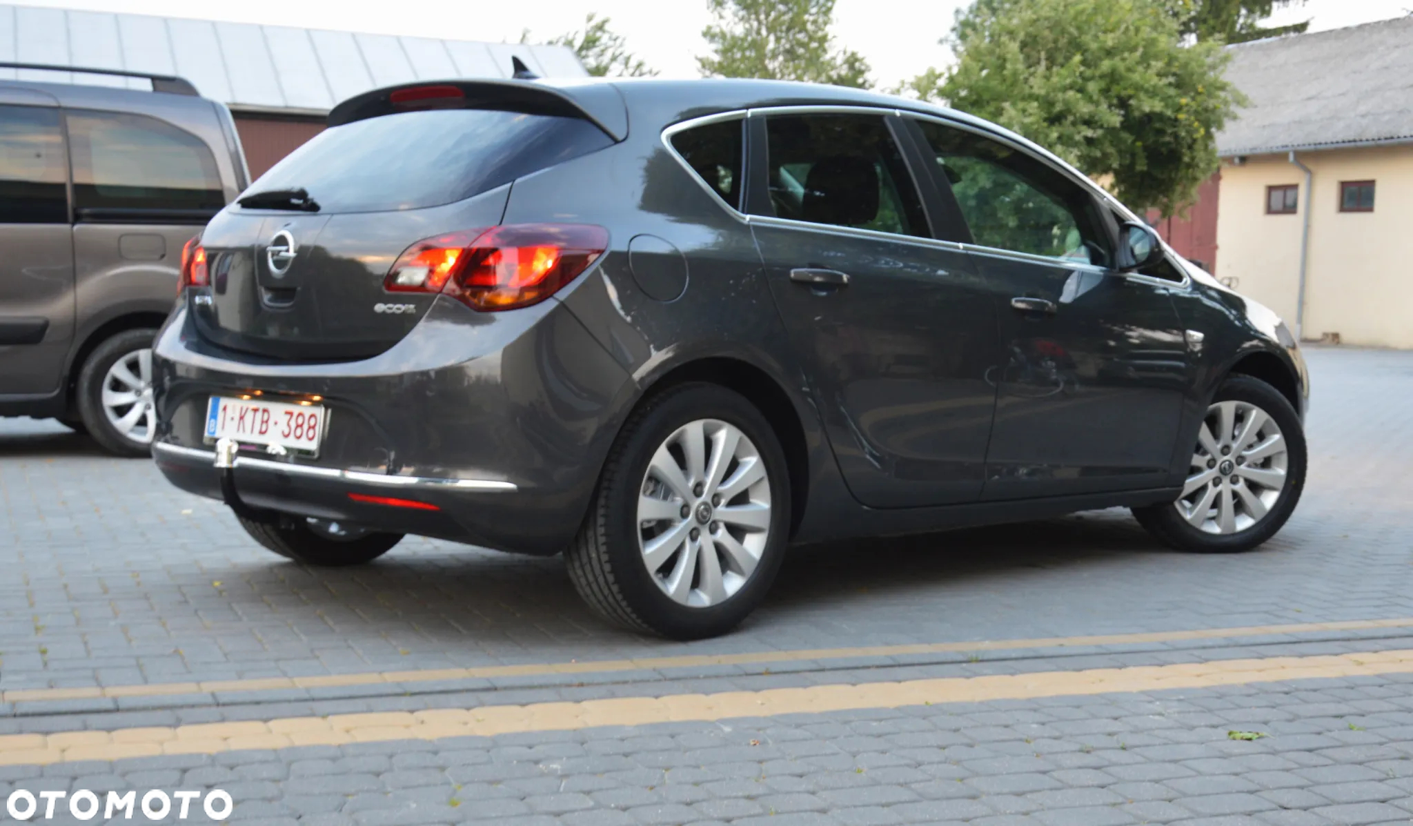 Opel Astra IV 1.6 CDTI Cosmo - 9