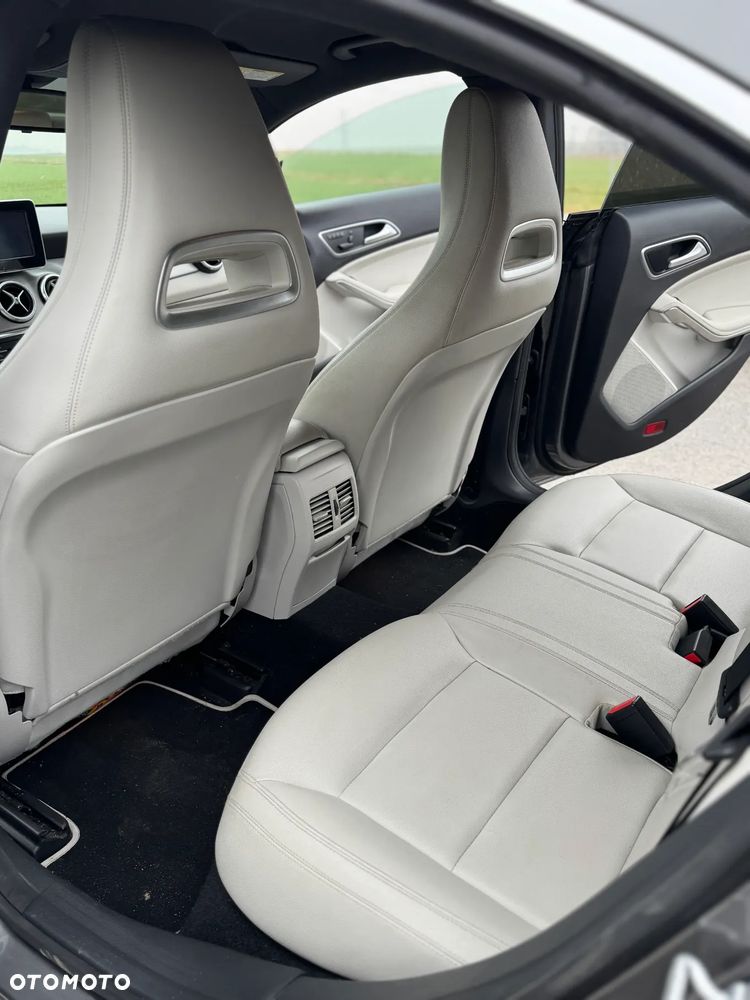 Mercedes-Benz CLA 250 7G-DCT Sport - 20