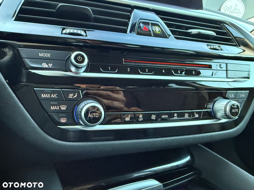 BMW Seria 5 530e iPerformance Sport Line sport - 25