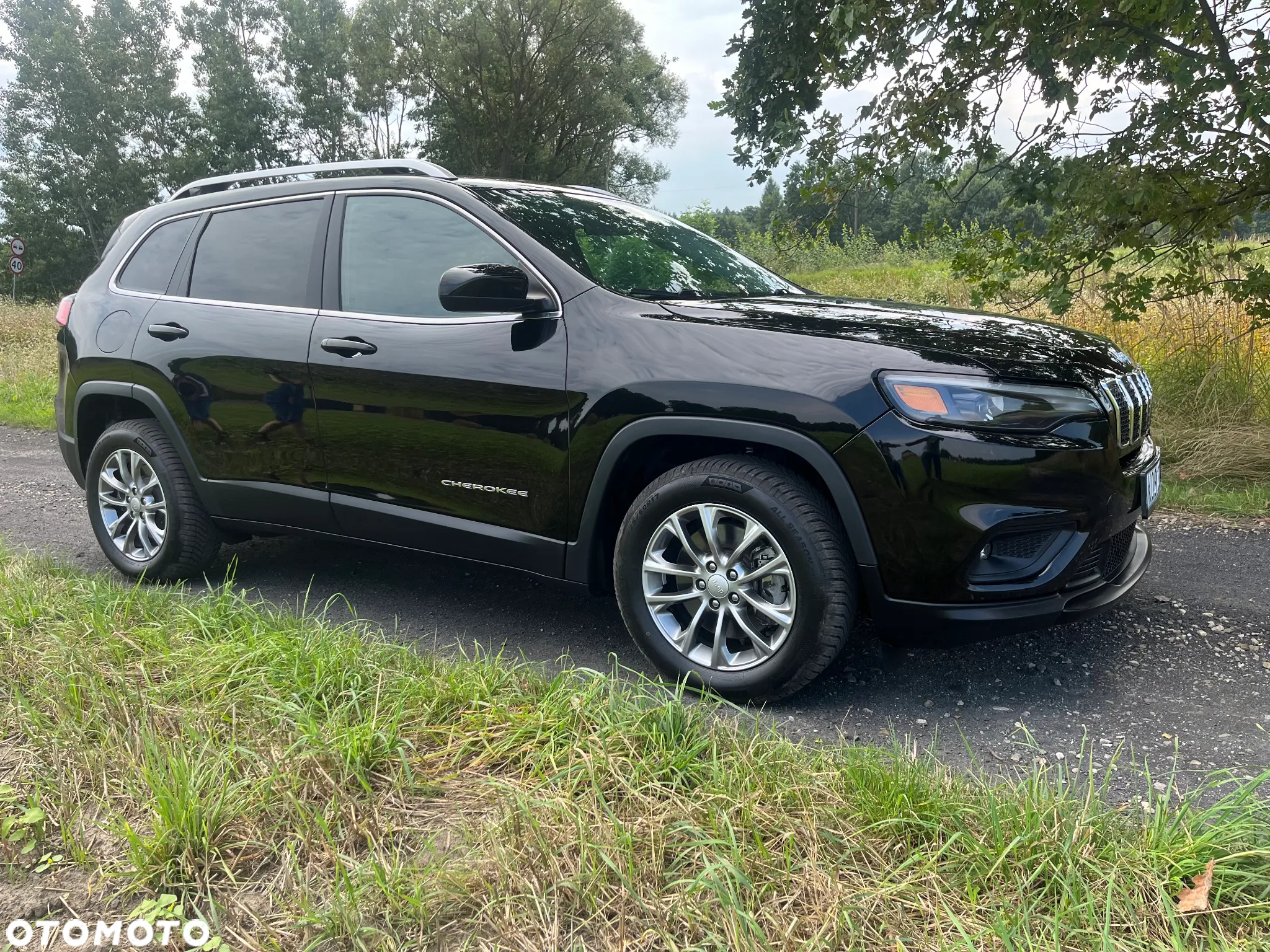 Jeep Cherokee - 17