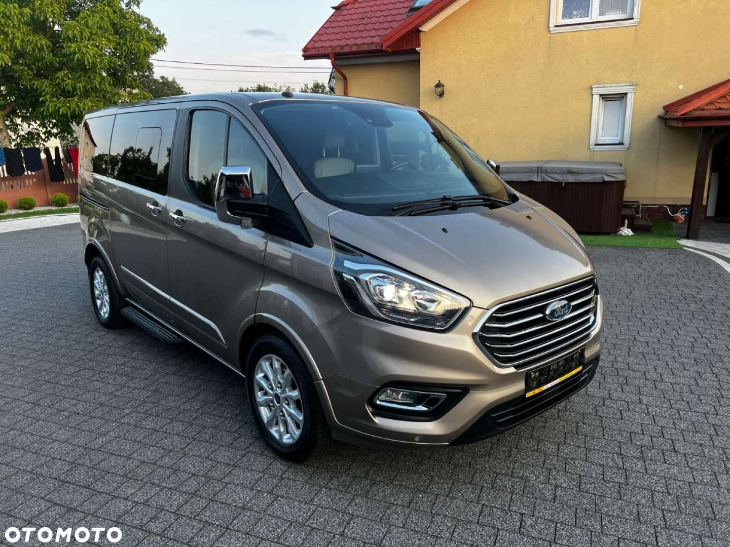 Ford Tourneo Custom - 3