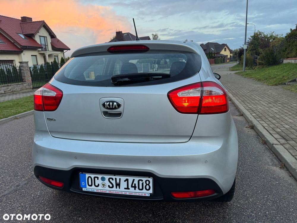 Kia Rio - 10