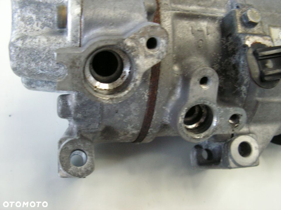 COROLLA VERSO 1,6 1,8 VVTI SPRĘŻARKA KLIMATYZACJI - 2