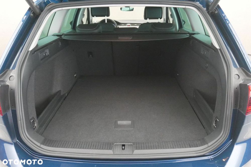 Volkswagen Passat Variant 2.0 TSI Elegance DSG - 16